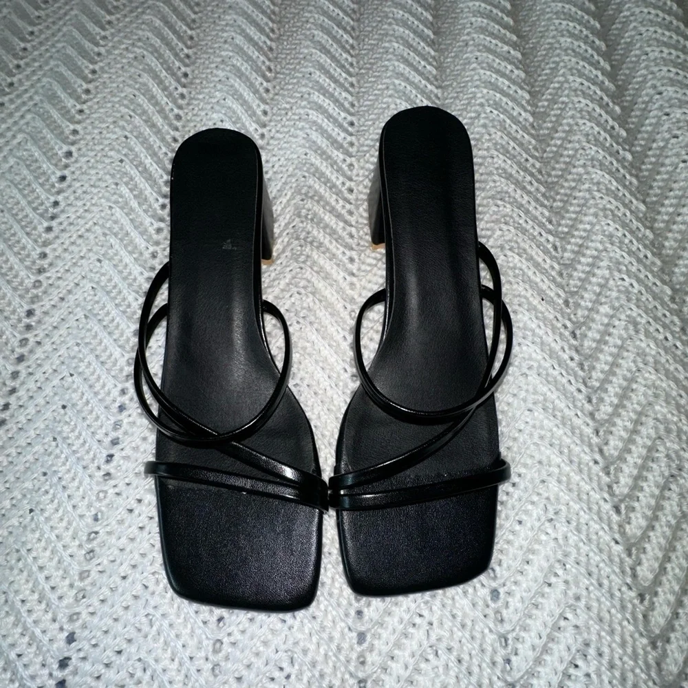 Trendy Black Square Toe Sandal with Black Heel - New - Size 41 - Picture 2 of 6